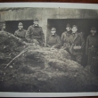Fotka. Železem a betonem vybudovaný podkop u Dubňaky v lispopadu fotografováno 3.2. 1916